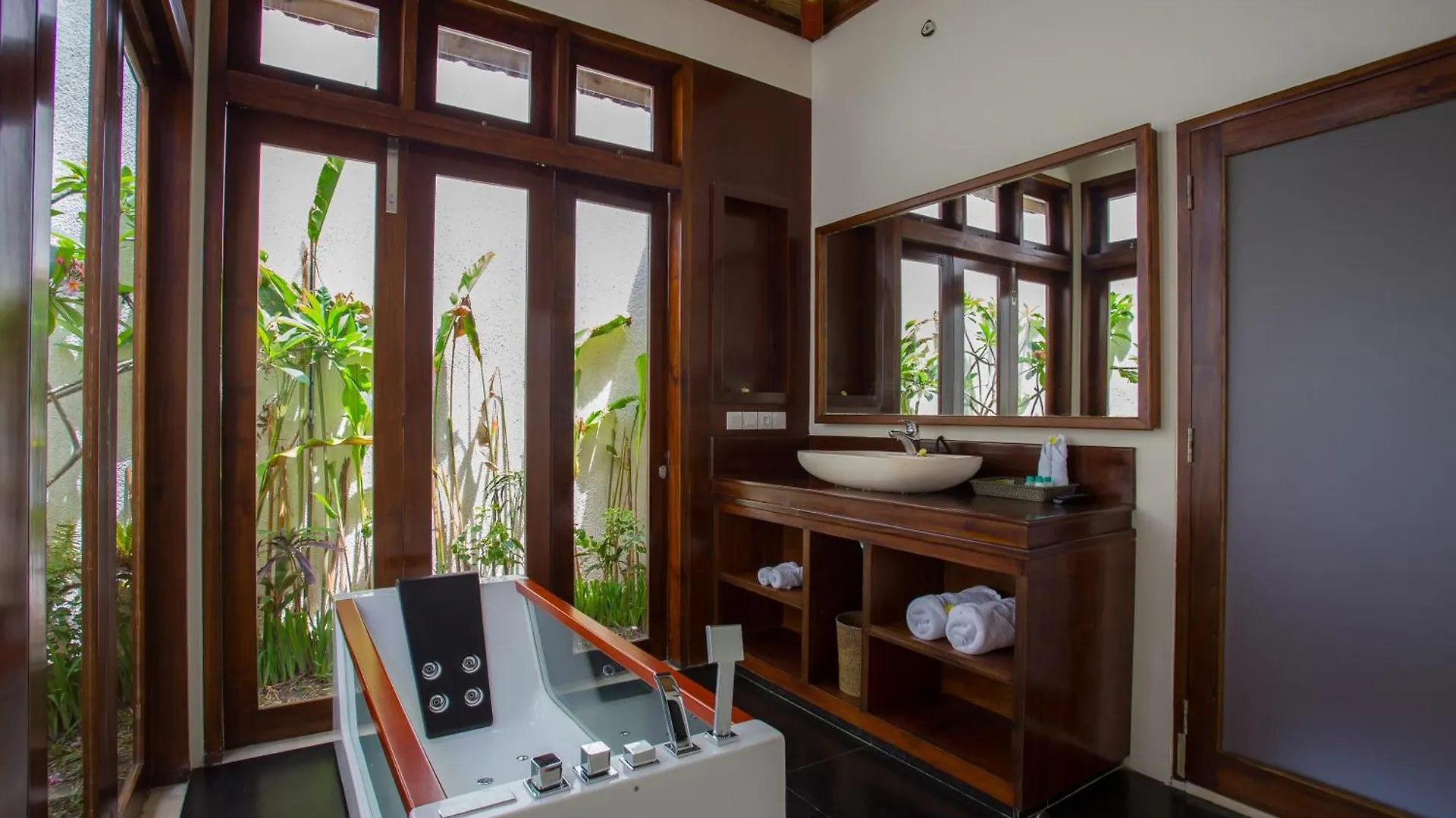 **** Hotel Astagina Resort Villa And Spa Seminyak Indonesien